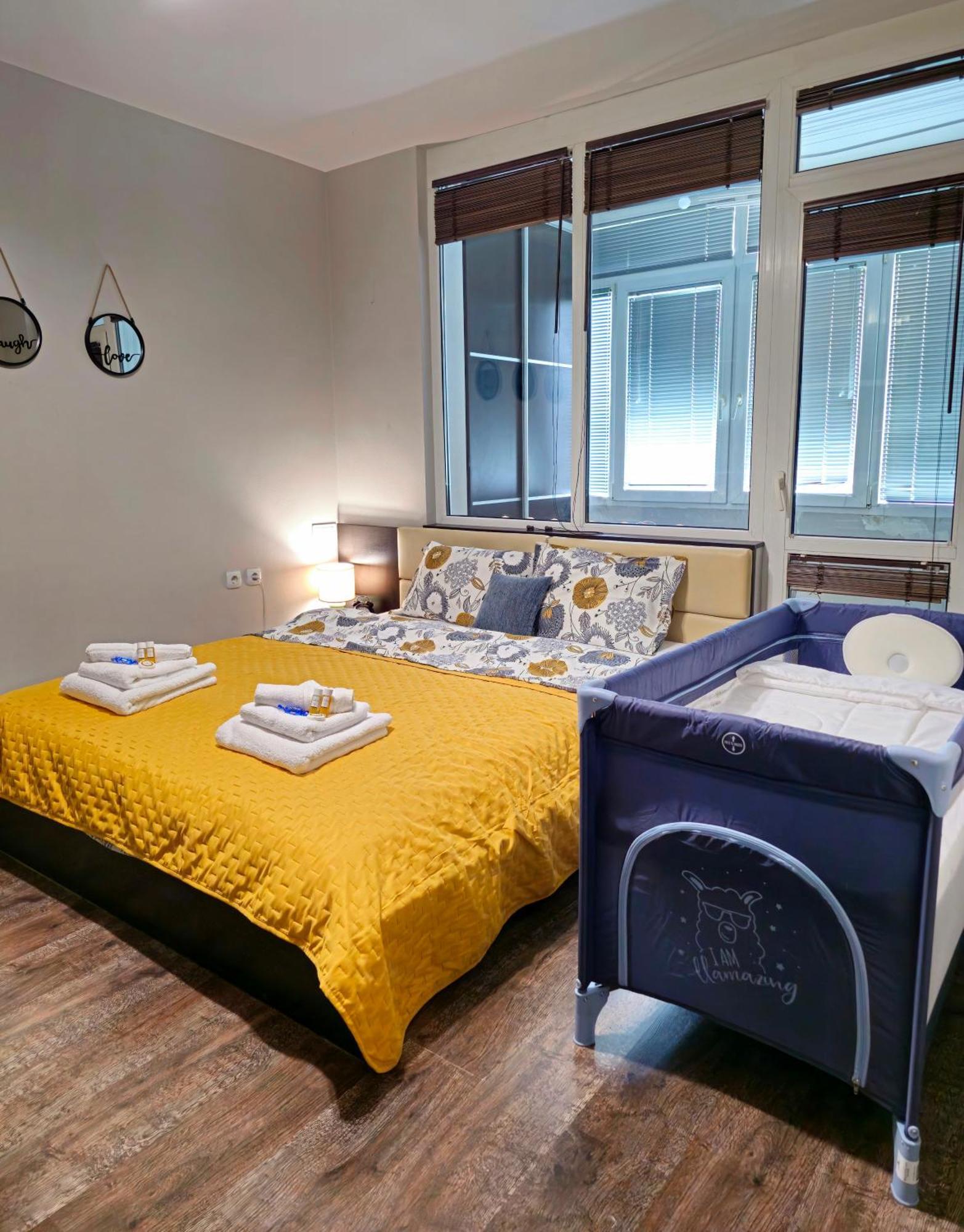 Rea Mladost - Easy Access To Metro, Ideal Location Sofia Exterior foto