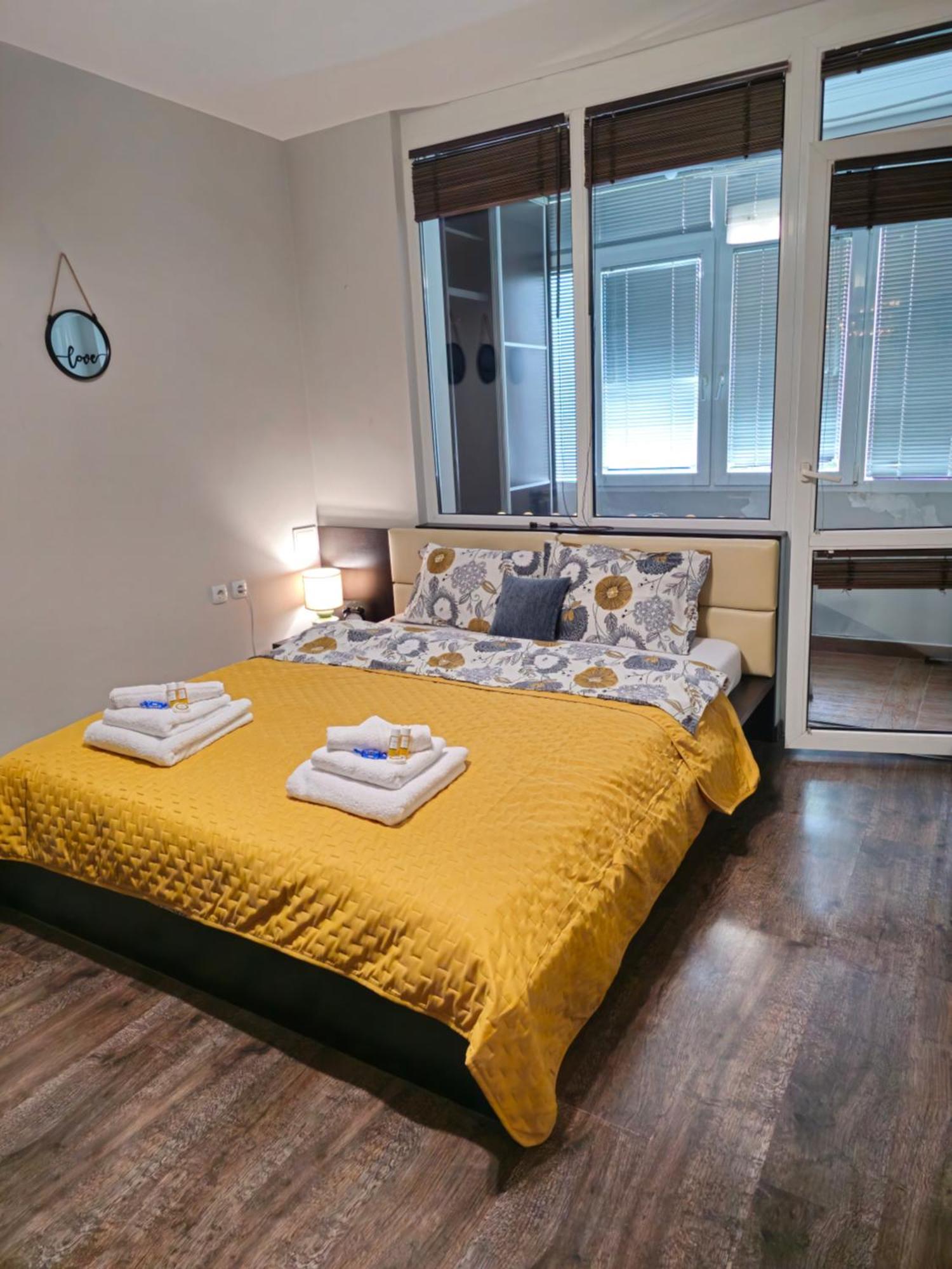Rea Mladost - Easy Access To Metro, Ideal Location Sofia Exterior foto